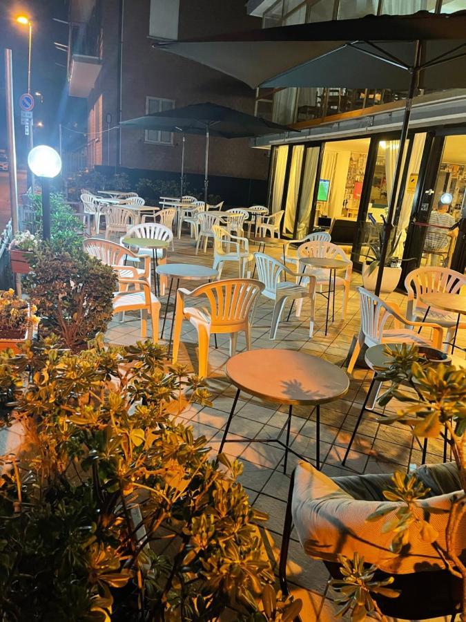 Hotel Orlov Rimini Exterior photo