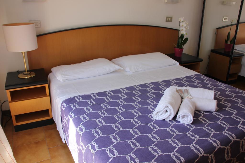 Hotel Orlov Rimini Exterior photo