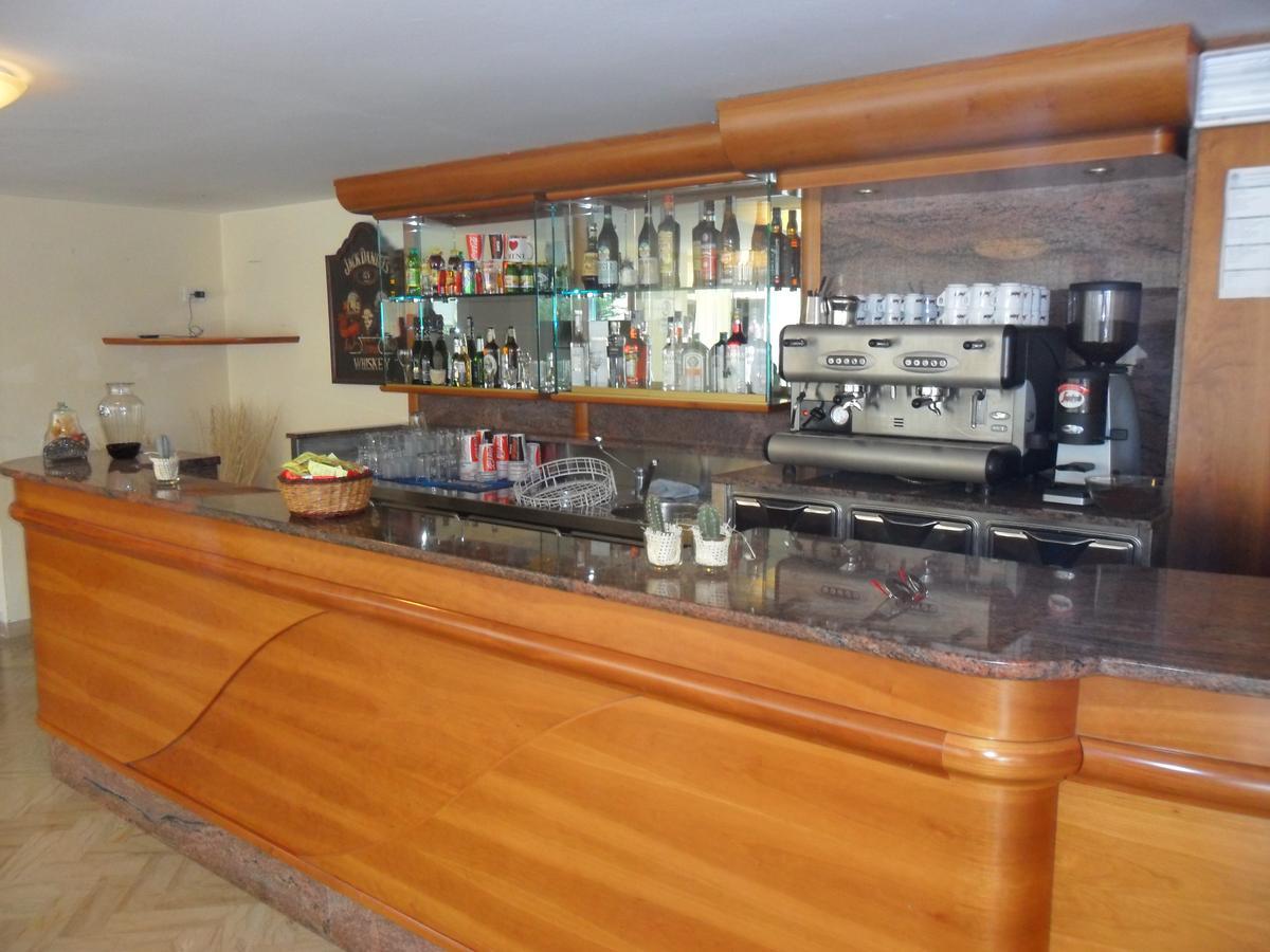 Hotel Orlov Rimini Exterior photo